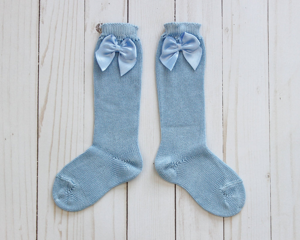 Traditional baby socks with bow