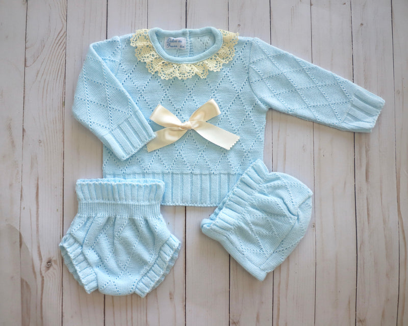 Knitted set shirt and pants.