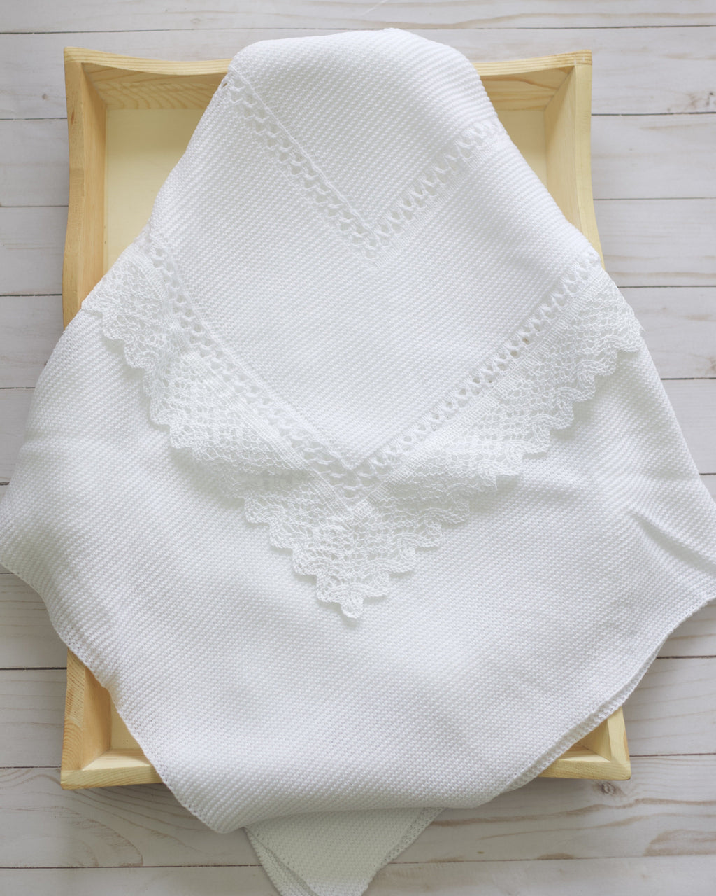 Knitted white blanket for newborn baby girls and boys. Made in Spain