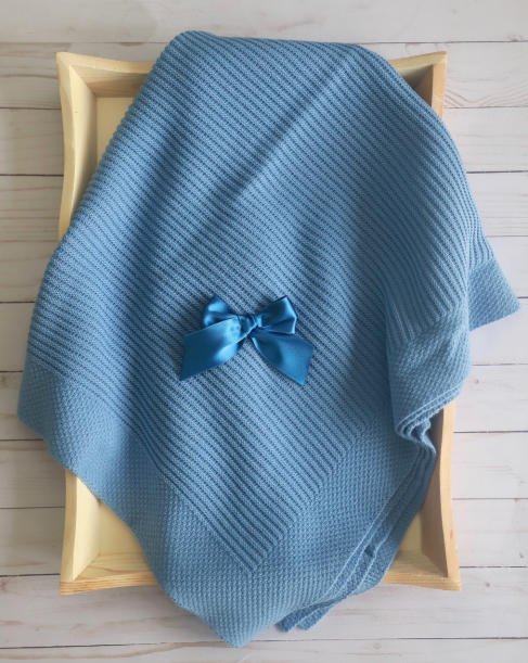 Blue knit baby blanket
